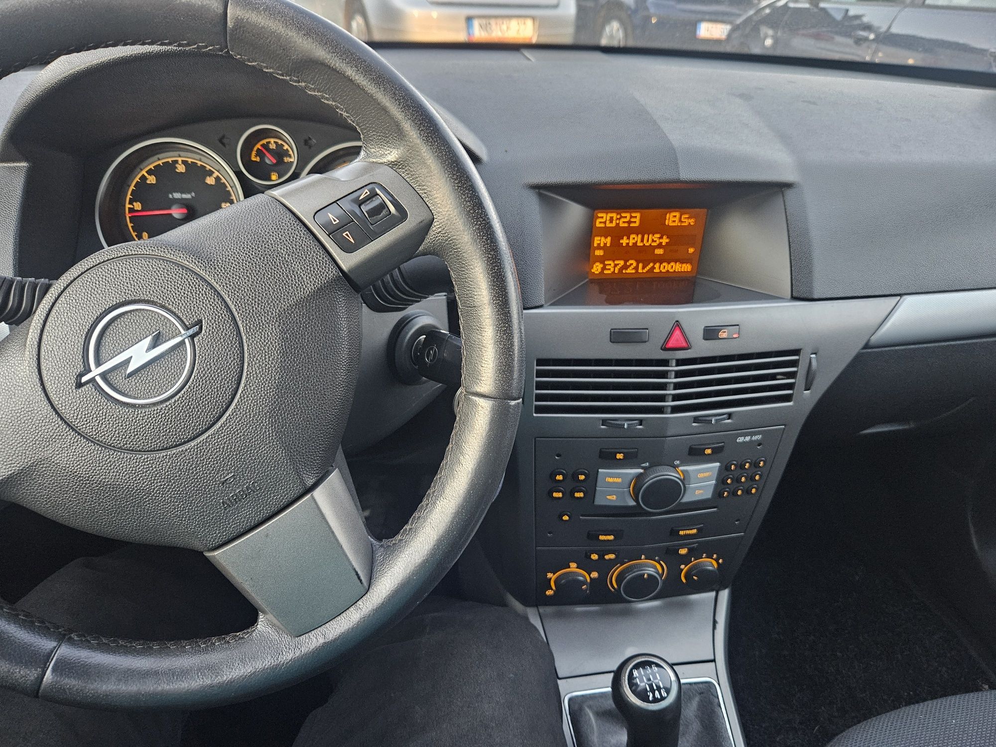 Opel Astra 1.9    klima/2006r