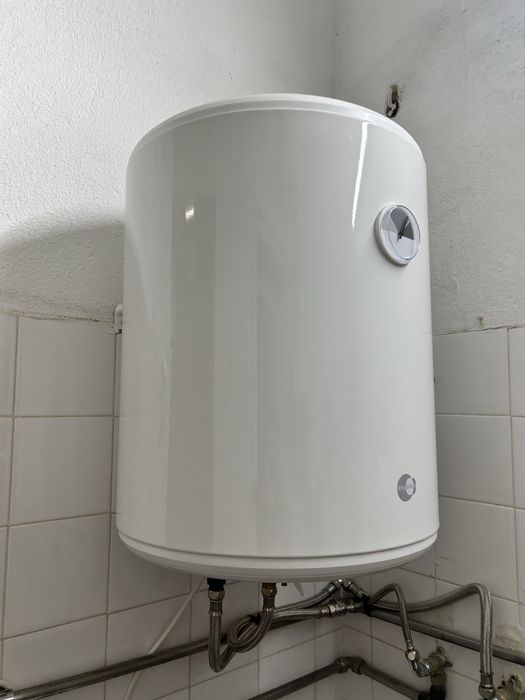 Termoacumulador c/ 8 meses