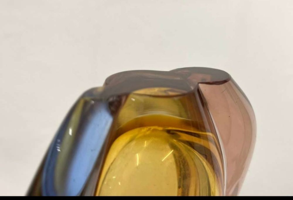 Wazony Hana Machovska  w kolorach żółty, niebieski, różowy