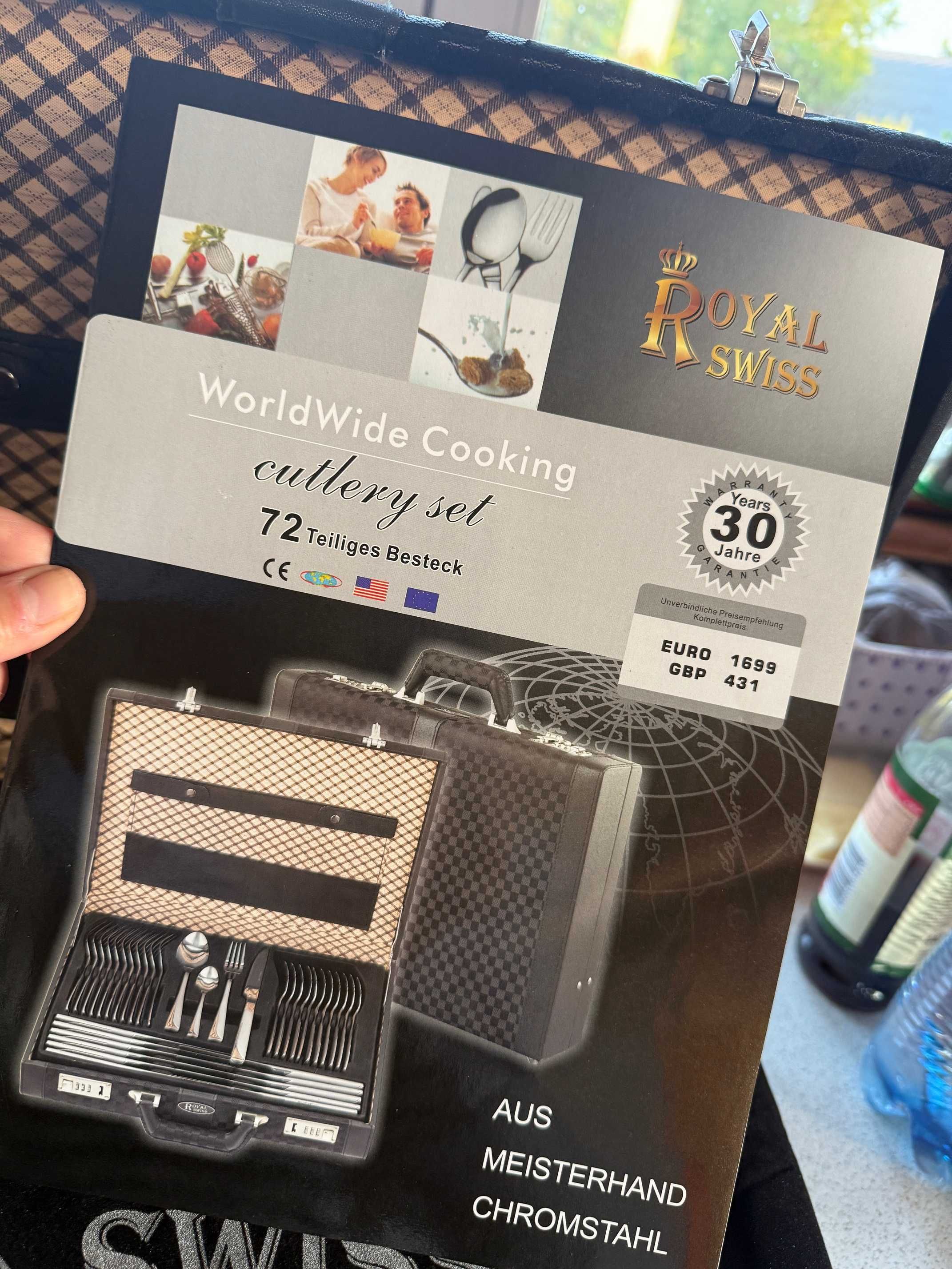 Komplet sztućców 12 osób w walizce