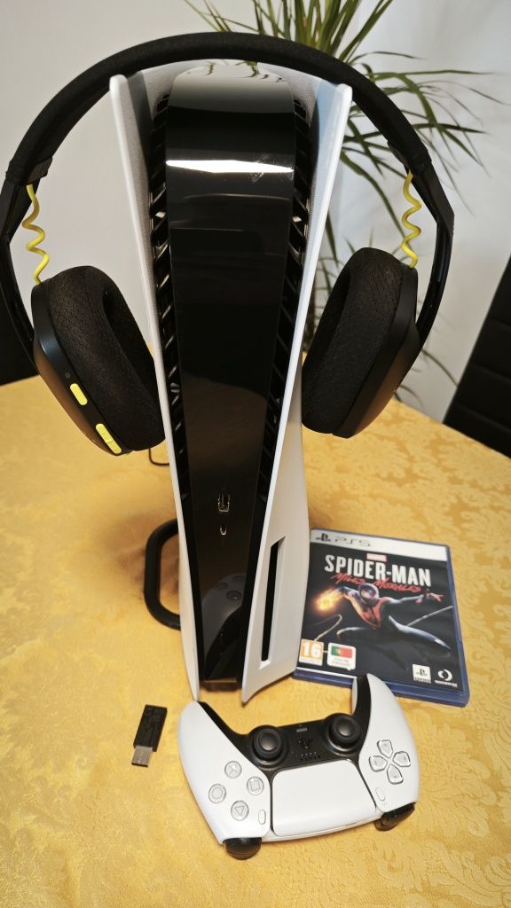 Consola PS5 Extra 30 Anos  +2.8GB
(Como nova - 825 GB + 2GB Interno: