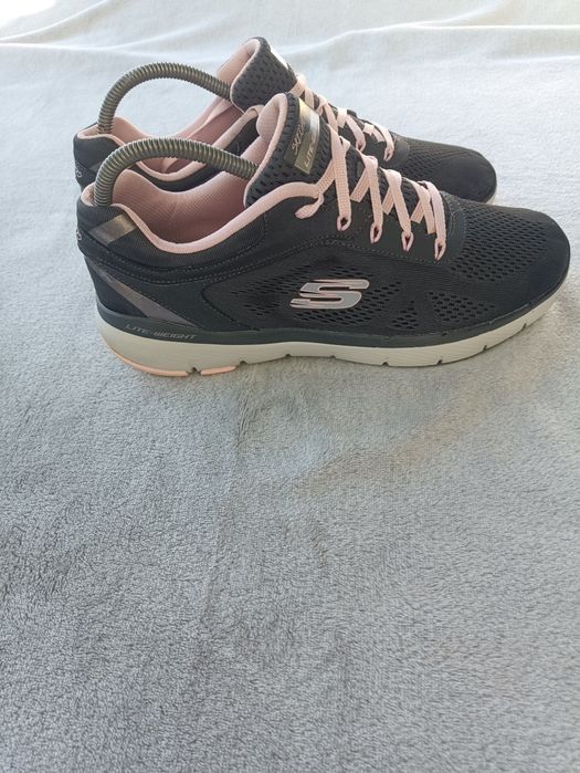 Женские кроссовки Skechers р41.5