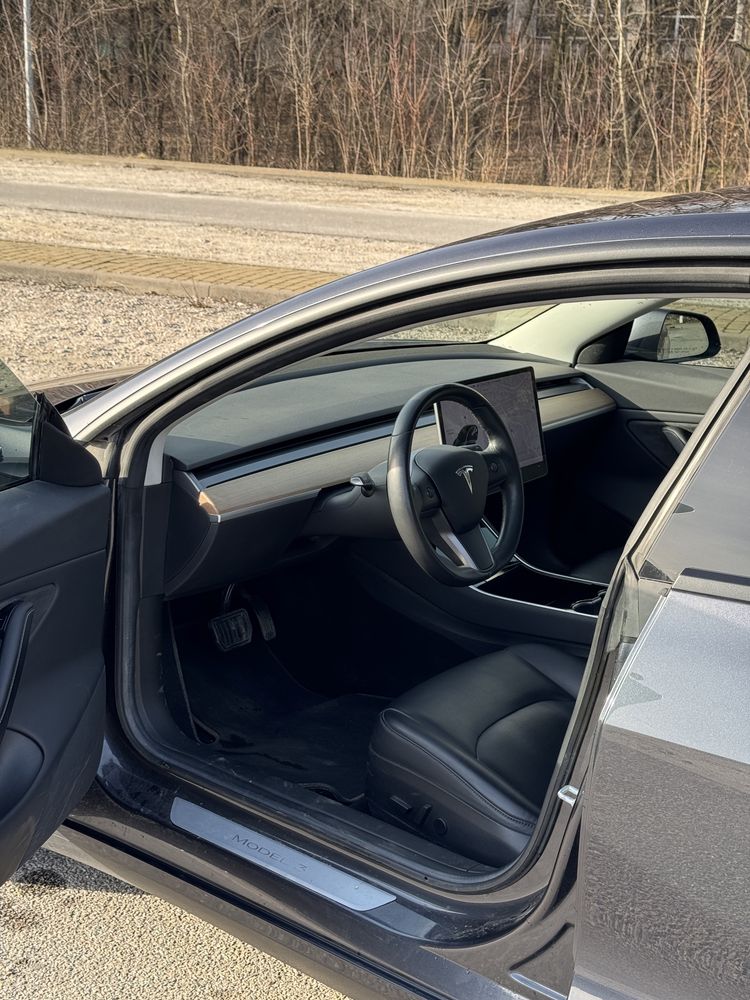 Tesla Model 3 Long Range