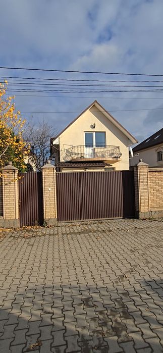 Невеликий будинок 75 кв.м.  в елітному районі