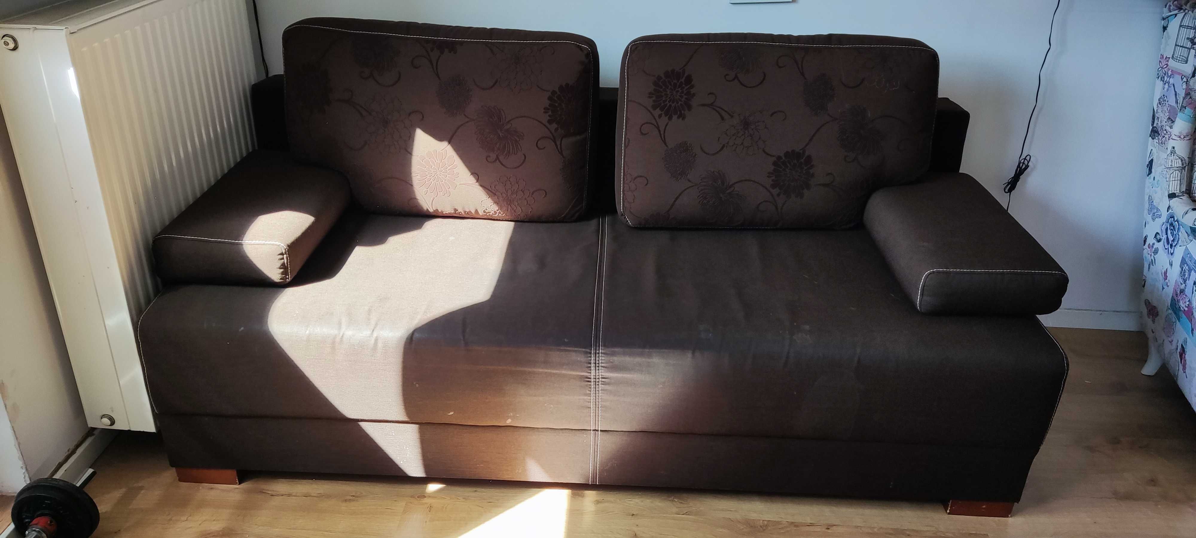 sofa rozkładana z poduszkami wymiary 136/195