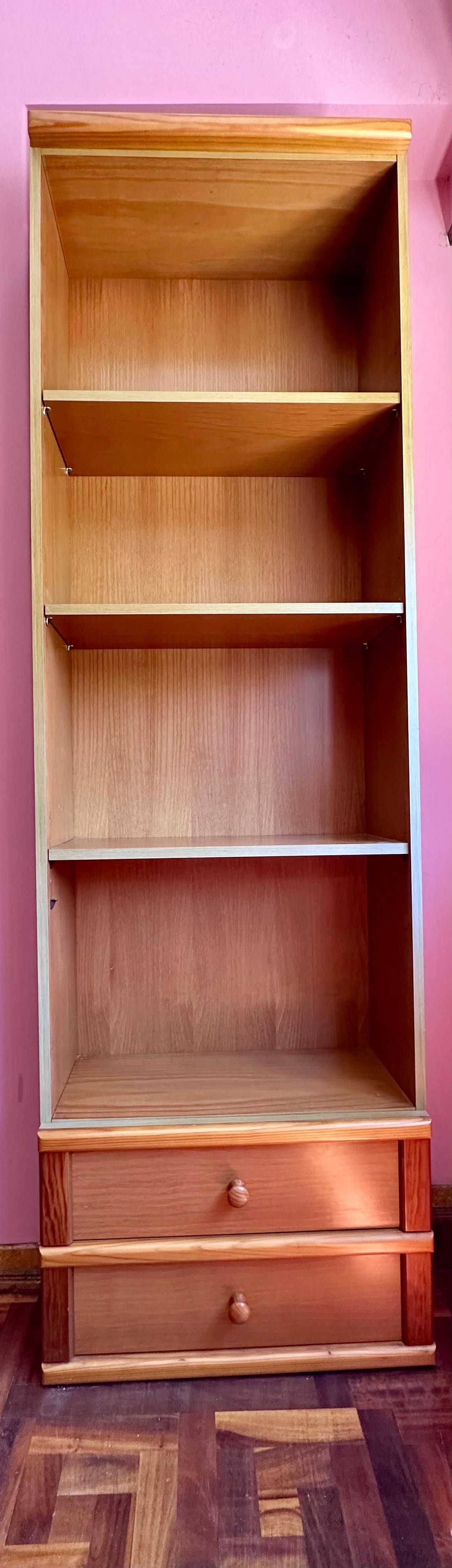 Mobilia de Solteiro (Pinho e MDF)