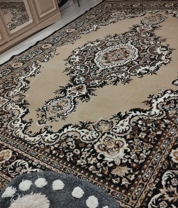 Килим напівшерстяний підлога\стіна 2.80х1.85м 2400грн, б/у.