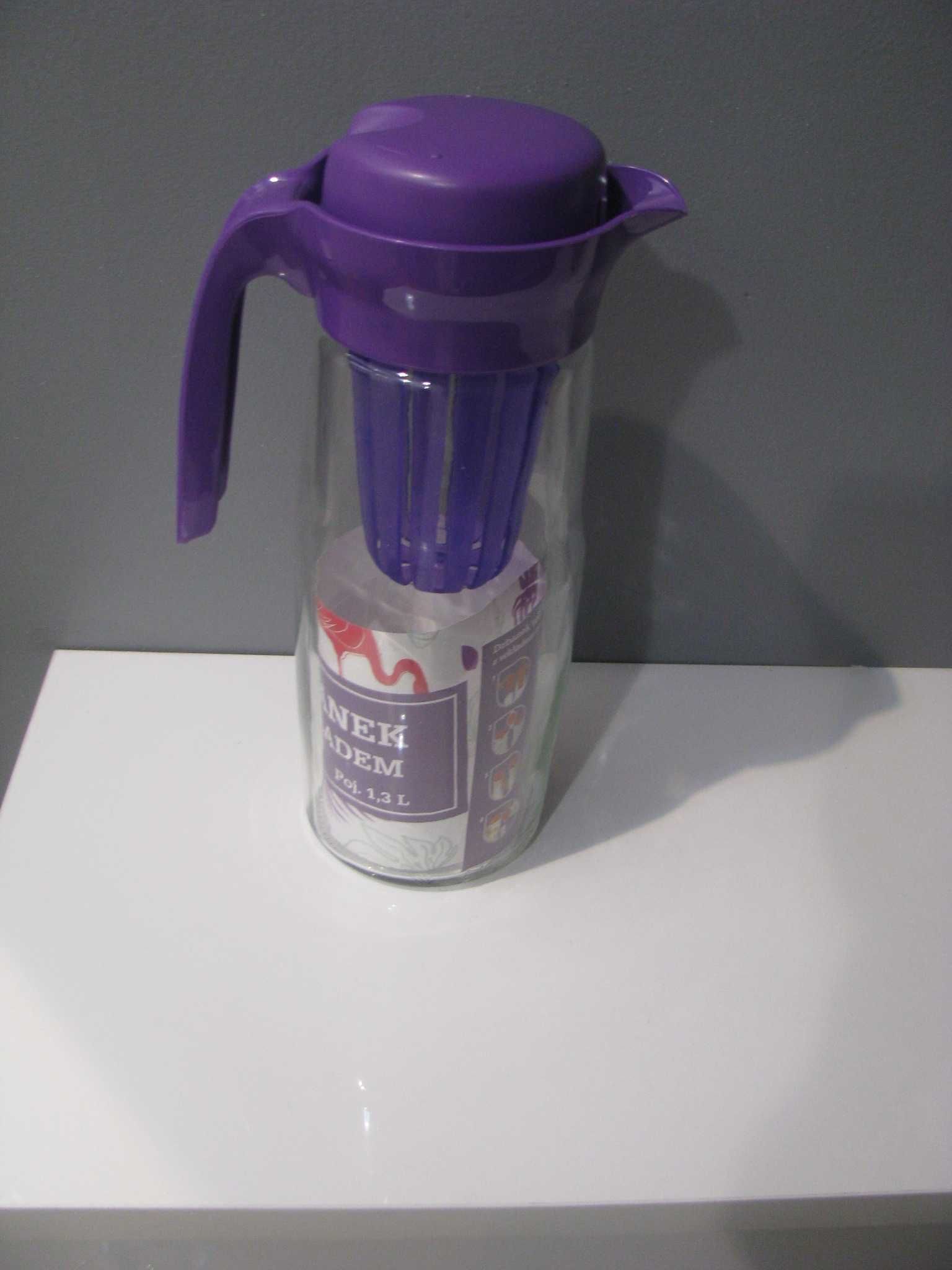 Nowa butelka shaker  z wkładem na owoce dzbanek poj .1,3L