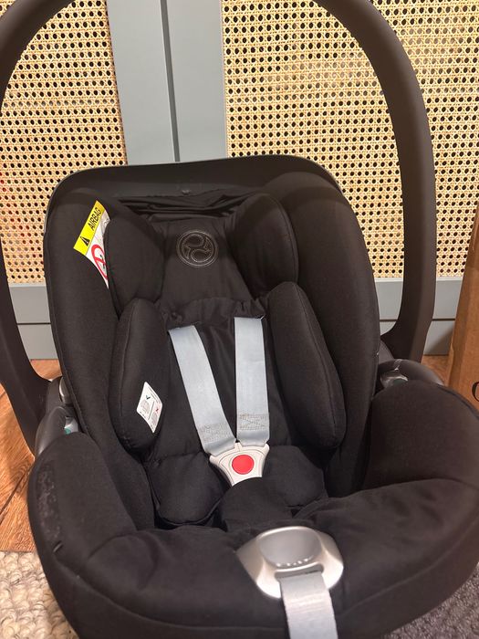 Fotelik Cybex Cloud T i-Size z bazą obrotową 180 + wkładka niemowlęcą