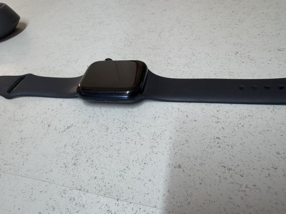 Apple watch se 44mm (2 покоління)