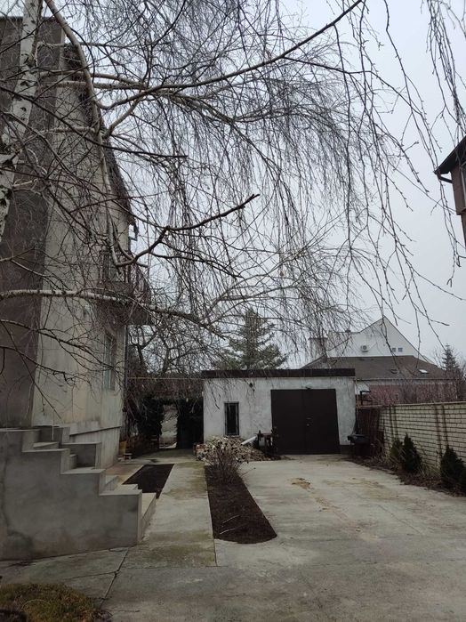 Продам дом в Новой Дофиновке, курортный район на берегу моря.