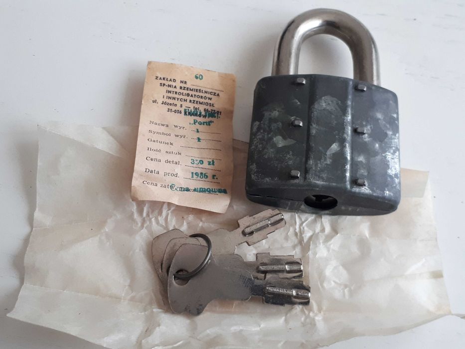 Kłódka PRL -  nowa