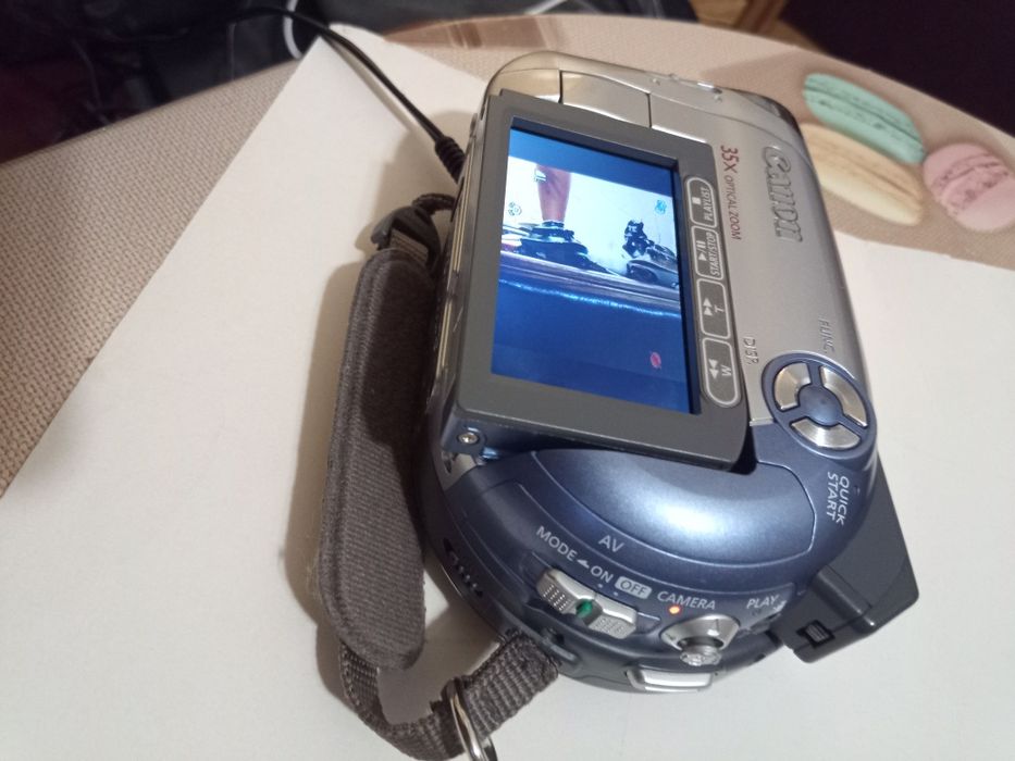 Продам камеру Canon CD210