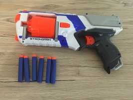 Pistolet Nerf Strongarm z nabojami