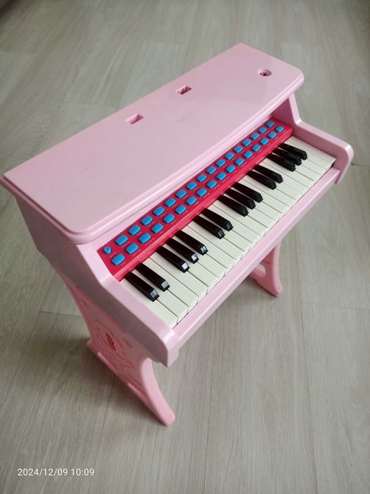 Дитяче  піаніно рожеве