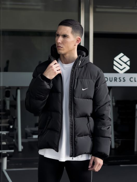 Зимняя куртка мужская черного цвета