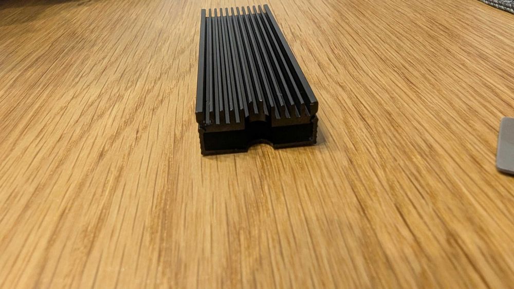 Алюмінієвий радіатор для SSD M.2