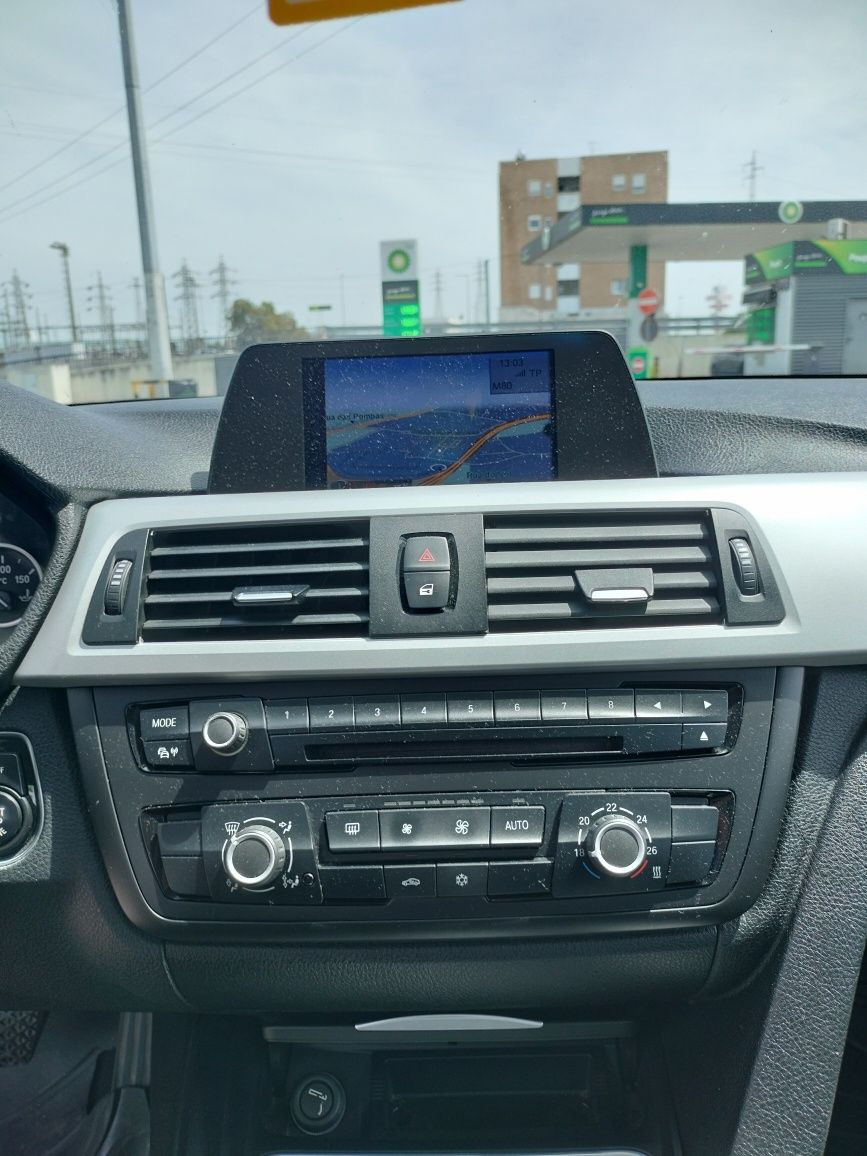 BMW 320d muito bem estimado