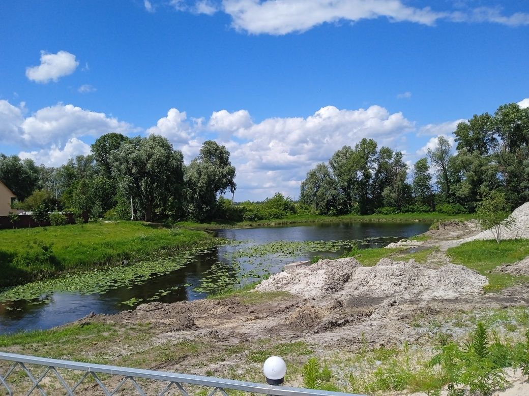 Земельна ділянка Погреби  біля річки 1 гектар