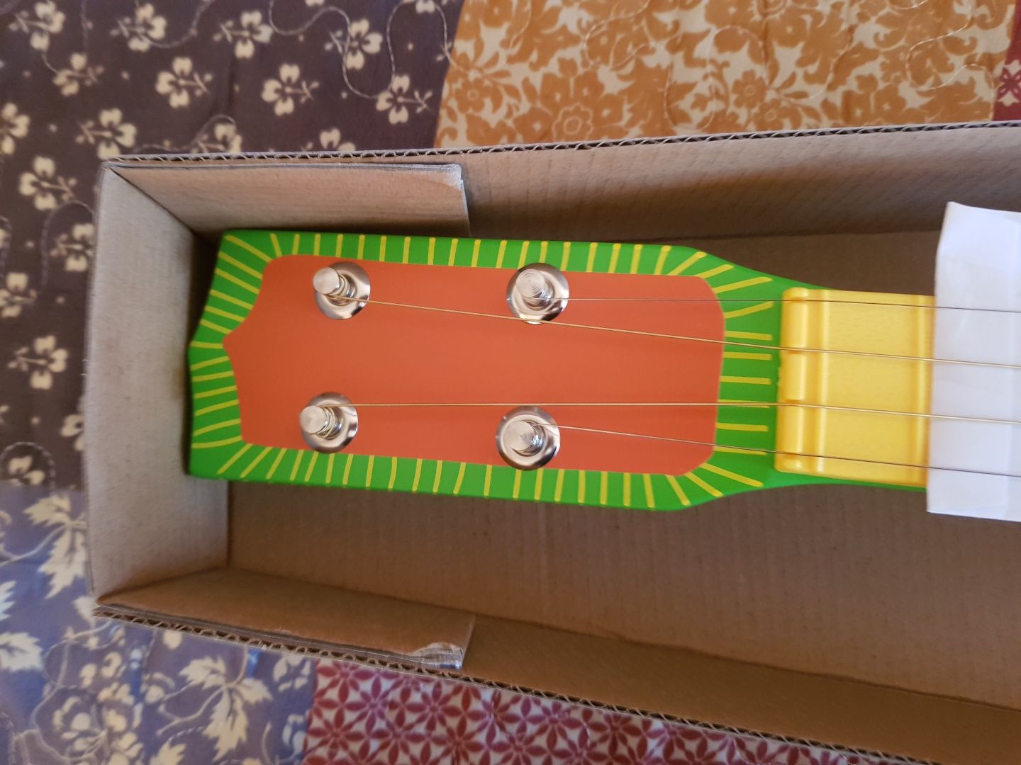 Ukulele gitara Djeco dla dzieci drewniana