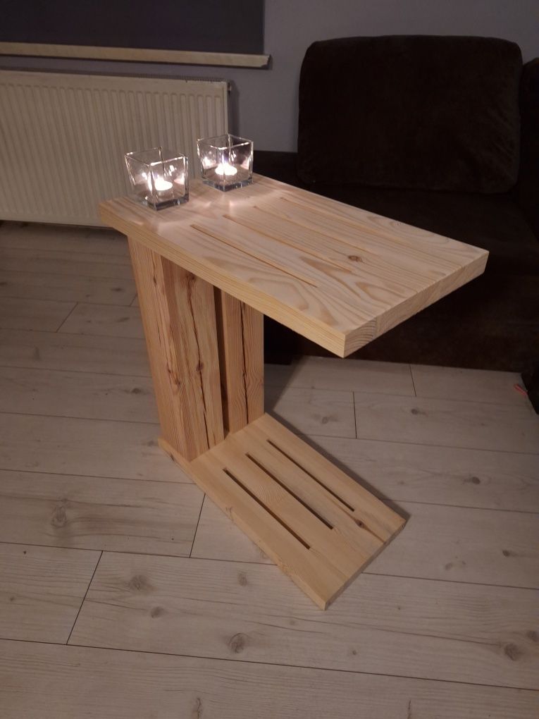 Stolik kawowy przyłóżkowy boczny drewniany z litego drewna stół