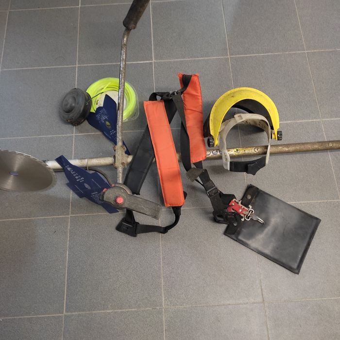 Roçadora Kawasaki a gasolina