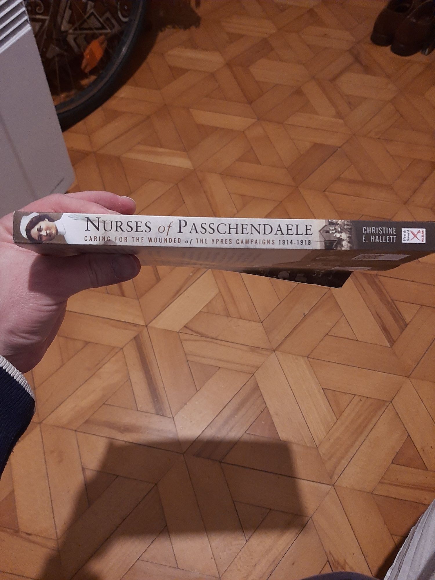 Книга Nurses of Passchendaelle на английском языке