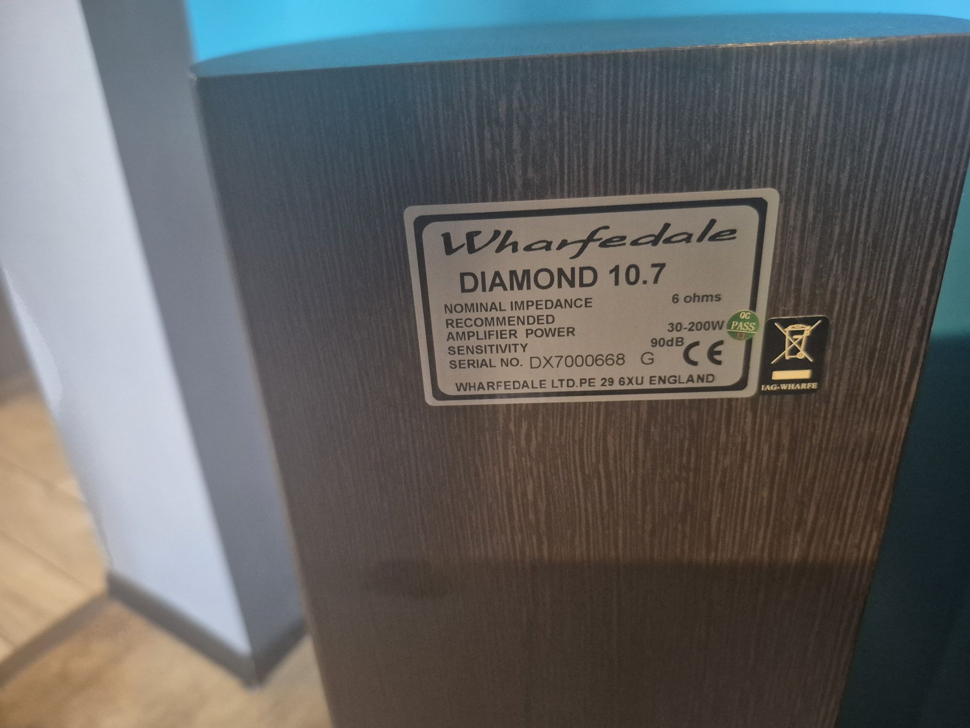 Wharfedale Diamond 10.7 dwie kolumny, radio i amplituner