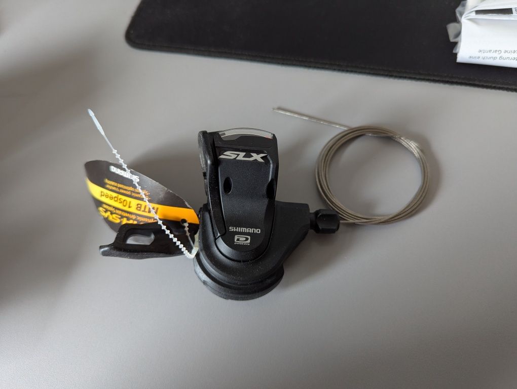 Shimano SL M670 SLX Manetka dźwignia przerzutki 10 rz. prawa / obejma