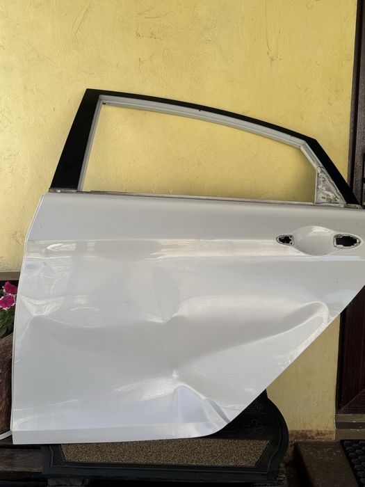 Задняя левая дверь на Hyundai Sonata YF, LPI 2010-2014