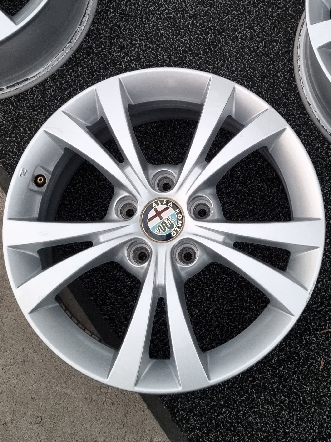 Felgi Alu 16" Alfa Romeo Giulietta 5x110 BdbStan Oryginalne