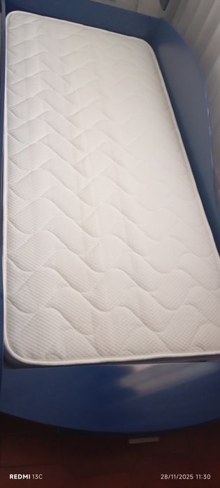 Cama para crianças grand turismo como nova, com colchão