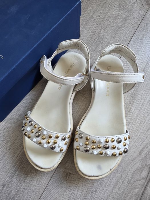 Шкіряні босоніжки Італія 21,5 см