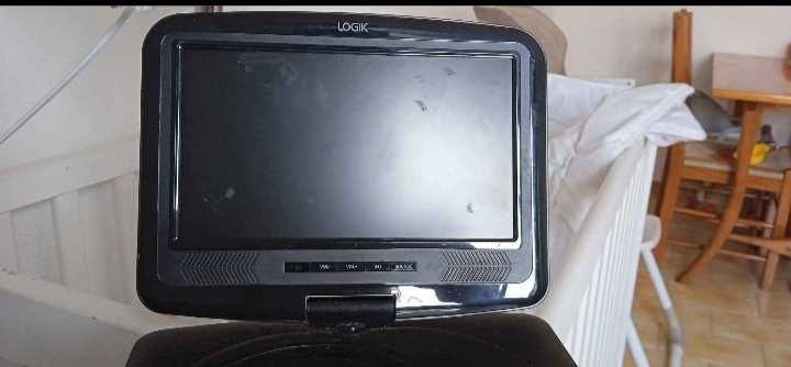 LOGIK portable dvd player 9"