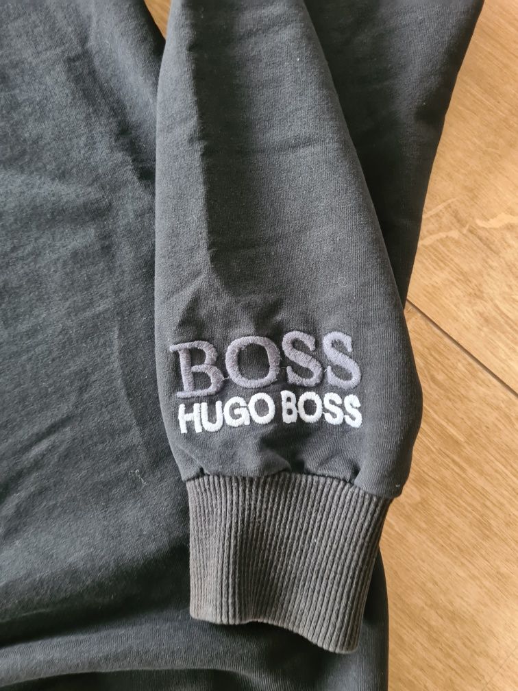 Bluza Hugo Boss r.M Czarna z wyszywanym logo