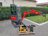 Mini koparka firmy Yitui z silnikiem kubota 10.2 kw + oprzet