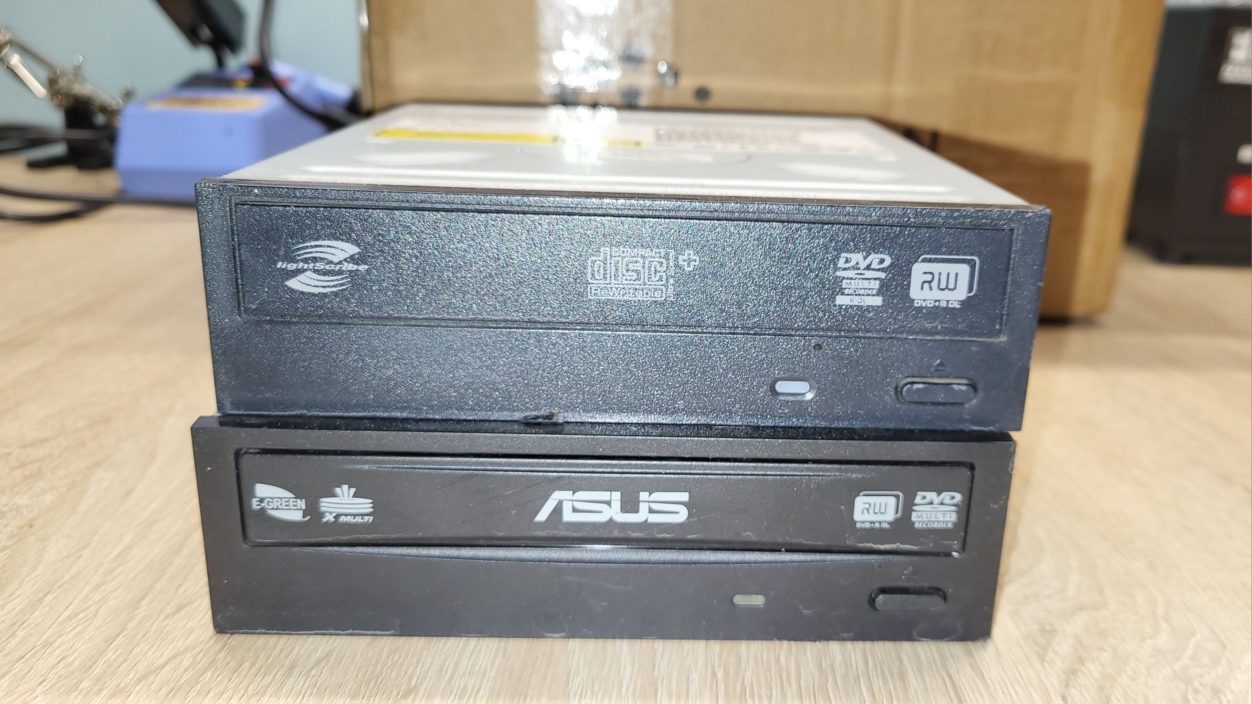 Dwa napędy PC DVD RW nagrywarka HP Lightscribe ASUS multi rewriterSATA