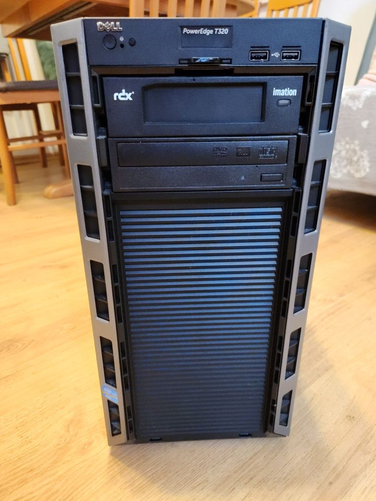 Serwer Dell T320 4x 300GB SAS 15000rpm 4x 2GB Ram Xeon E5 2420 1.9