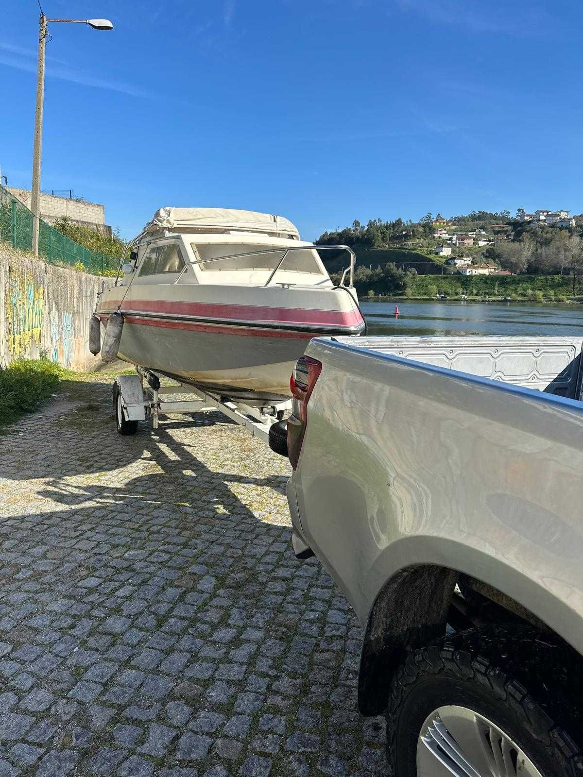 Riamar com motor Suzuki a 2 tempos de 100 cv - com reboque