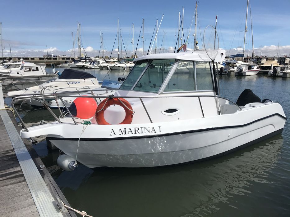 Barco classe 4 em bom estado