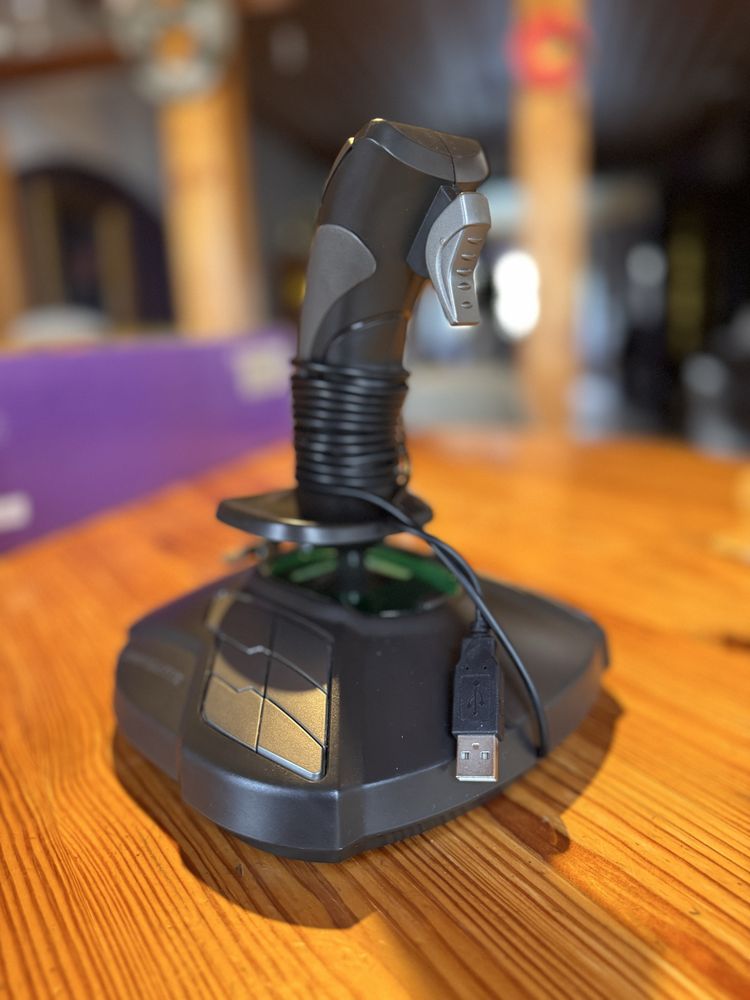 Joystick Thrustmaster TM.16000M USB