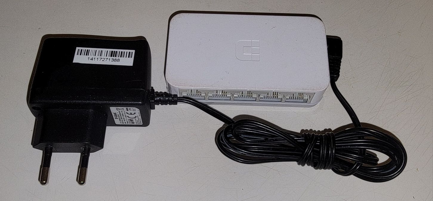 Комутатор мережевий D-Link DES-1005A