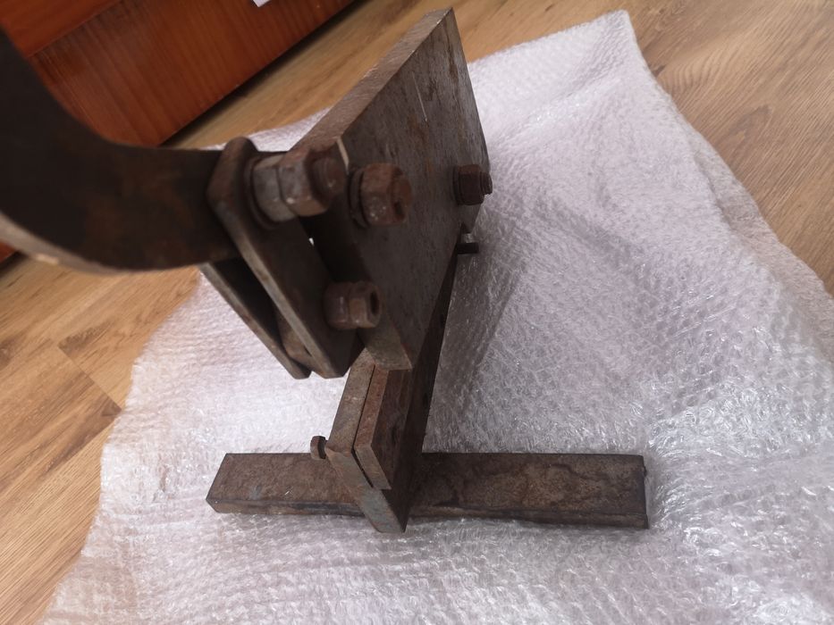 Nożyce ręczne gilotynowe do blachy stacjonarne. Antyczne