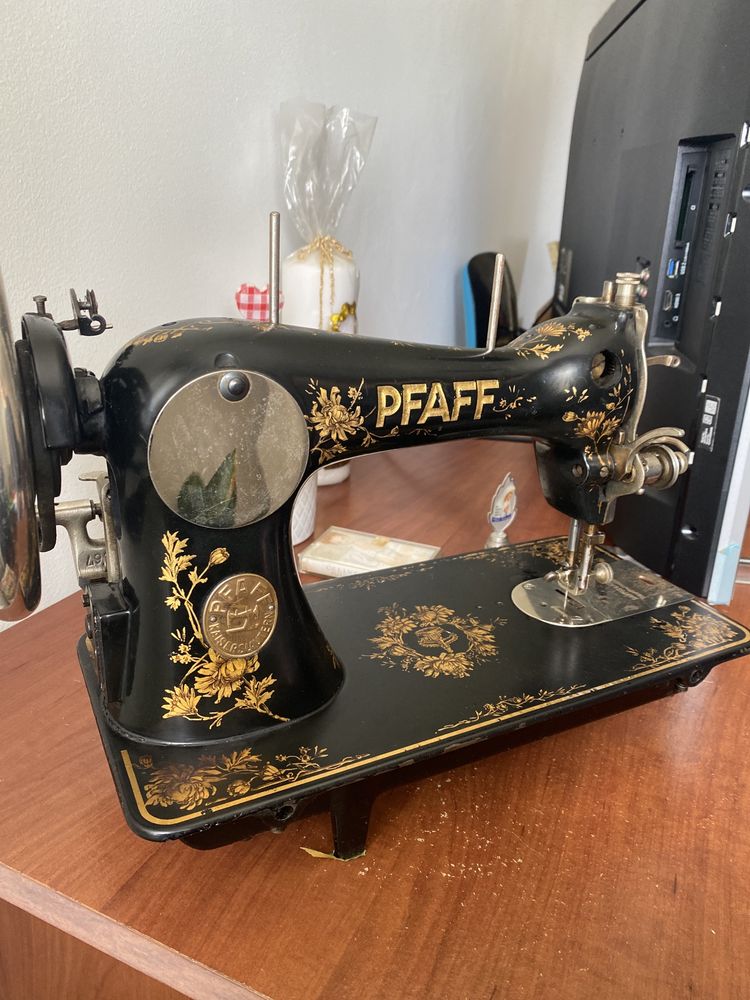 Máquina de Costura PFAFF modelo 31