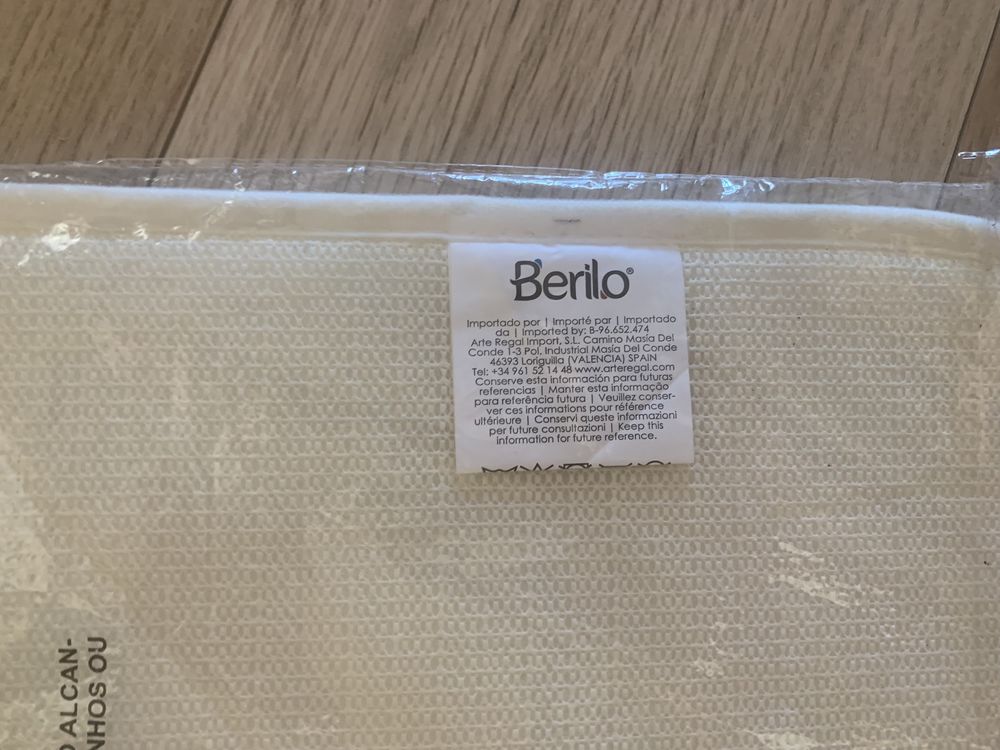 Nowy dywanik kąpielowy Berilo 40x60
