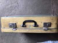 Продам старый антикварный чемодан