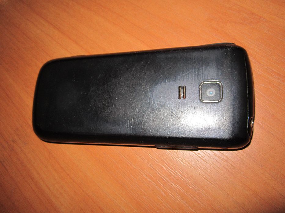 телефон .SAMSUNG на 2 сим-карты