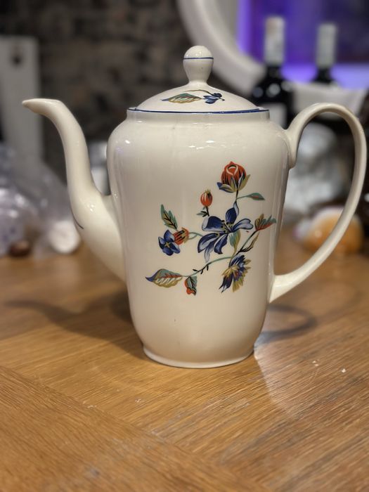 Dzbanek Chodzież kwiaty porcelana