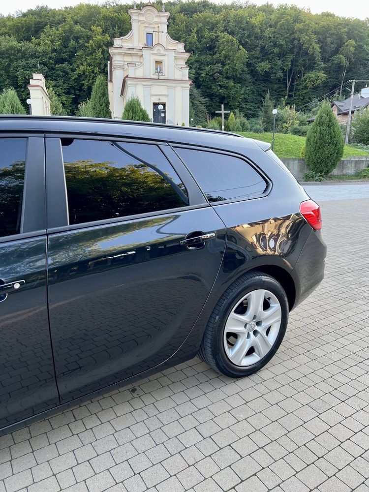 Opel Astra j 1.7 2012р ТОРГ