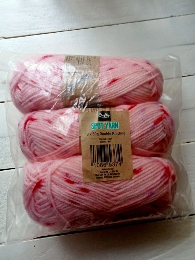Różowa akrylowa włóczka 150g 3 motki